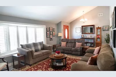 6050 E Malton Avenue, Simi Valley, CA 93063 - Photo 7