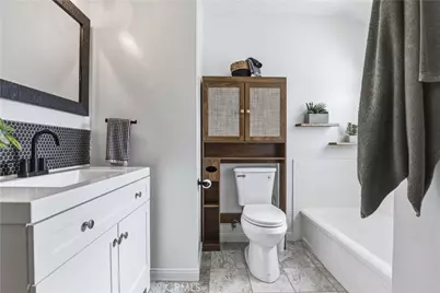 7817 Louise Avenue, Northridge, CA 91325 - Photo 11