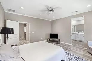 22077 Barrington, Saugus, CA 91350 - Photo 7