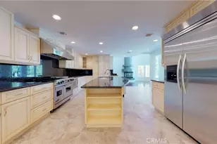 22500 N Summit Ridge, Chatsworth, CA 91311 - Photo 21