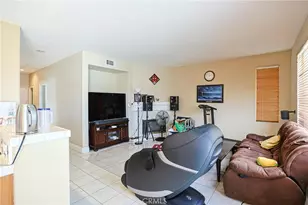 28611 Lupine St, Castaic, CA 91384 - Photo 9