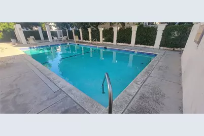 18611 Collins #E 33, Tarzana, CA 91356 - Photo 11
