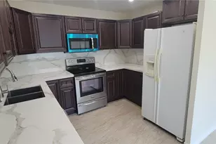 18611 Collins #E 33, Tarzana, CA 91356 - Photo 5