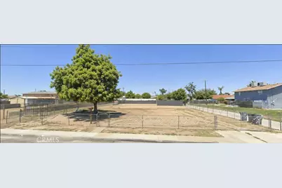 526 8th, Bakersfield, CA 93304 - Photo 1