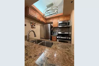 19350 Sherman, Los Angeles, CA 91335 - Photo 9