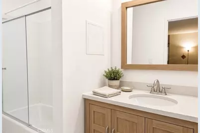 15344 Weddington Street #104, Sherman Oaks, CA 91411 - Photo 11