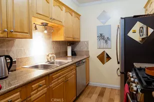 15344 Weddington St, Sherman Oaks, CA 91411 - Photo 3