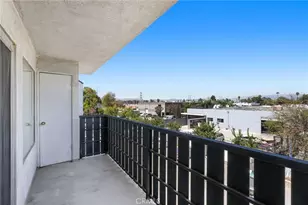 18645 Hatteras St, Tarzana, CA 91356 - Photo 23
