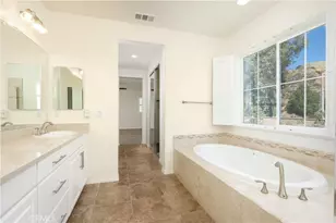 22545 Breakwater Way, Saugus, CA 91350 - Photo 15