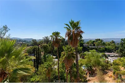 22497 Venido Road, Woodland Hills, CA 91364 - Photo 21