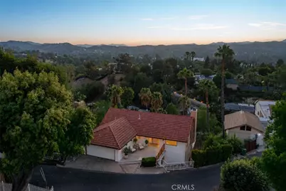 22497 Venido Road, Woodland Hills, CA 91364 - Photo 45