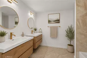 22497 Venido Rd, Woodland Hills, CA 91364 - Photo 37