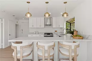 22497 Venido Rd, Woodland Hills, CA 91364 - Photo 17