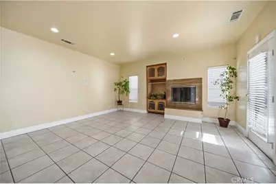 42500 20th, Lancaster, CA 93534 - Photo 9