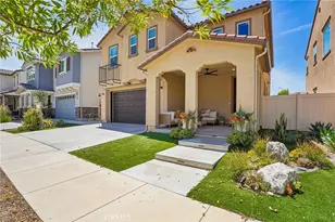 20920 Silvergate, Newhall, CA 91321 - Photo 3