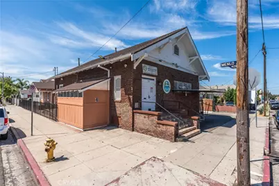 950 W 42nd, Los Angeles, CA 90037 - Photo 1