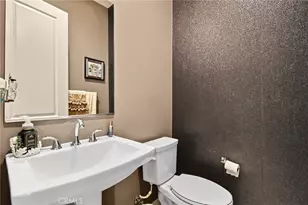 27681 Turn Leaf Ct, Saugus, CA 91350 - Photo 17