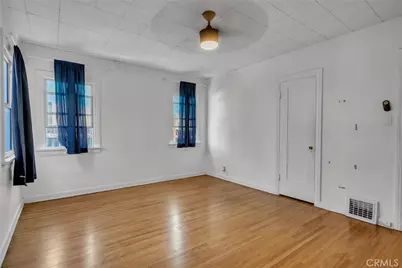 79 N Berkeley Avenue, Pasadena, CA 91107 - Photo 13