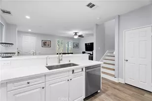 27249 Riverview Ln, Valencia, CA 91354 - Photo 15
