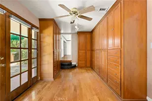 5220 Collier Pl, Woodland Hills, CA 91356 - Photo 17