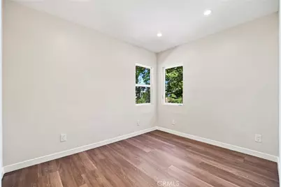 10512 Samoa Ave, Tujunga, CA 91042 - Photo 19