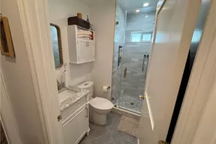 1454 N Clybourn Ave, Burbank, CA 91505 - Photo 19