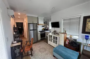 1454 N Clybourn Ave, Burbank, CA 91505 - Photo 17