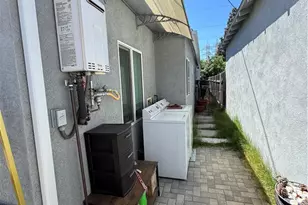 1454 N Clybourn Ave, Burbank, CA 91505 - Photo 23