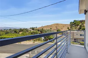 4715 Burgundy Rd, Woodland Hills, CA 91364 - Photo 17