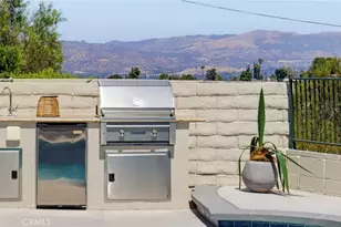 4715 Burgundy Rd, Woodland Hills, CA 91364 - Photo 35