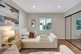 22120 Costanso St, Woodland Hills, CA 91364 - Photo 15