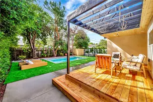 22120 Costanso St, Woodland Hills, CA 91364 - Photo 25