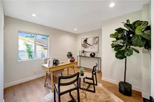 22120 Costanso St, Woodland Hills, CA 91364 - Photo 13