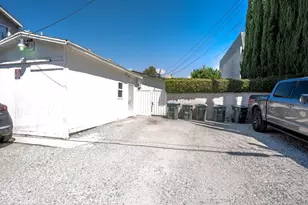 2056 E Villa, Pasadena, CA 91107 - Photo 25