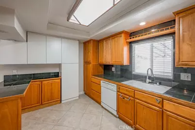 2056 E Villa, Pasadena, CA 91107 - Photo 13