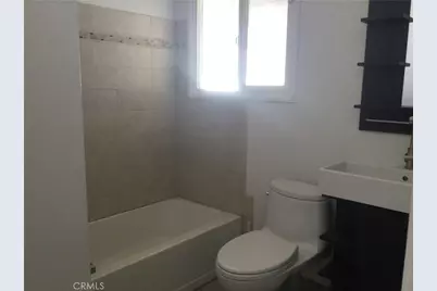 7921 Owensmouth, Los Angeles, CA 91304 - Photo 17