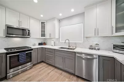 8434 Oakdale Avenue, Winnetka, CA 91306 - Photo 13