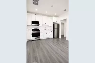 7918 Hazeltine Avenue, Panorama City, CA 91402 - Photo 11