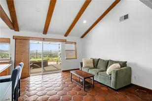 27403 Garza Dr, Saugus, CA 91350 - Photo 19