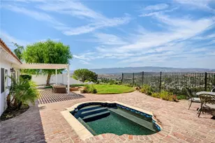 27403 Garza Dr, Saugus, CA 91350 - Photo 37