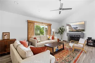 27403 Garza Dr, Saugus, CA 91350 - Photo 9