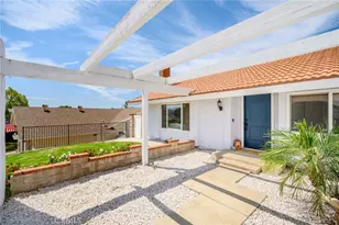 27403 Garza Dr, Saugus, CA 91350 - Photo 5