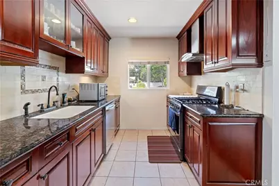 22248 Leadwell, Los Angeles, CA 91303 - Photo 19