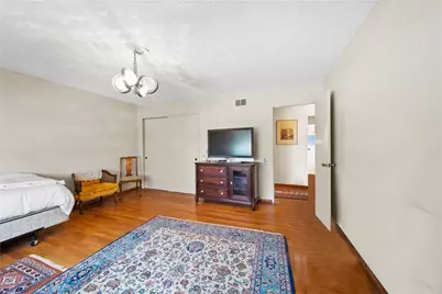 6304 Mirrior Lake Dr, Hollywood Hills, CA 90068 - Photo 23