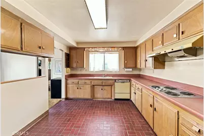 3800 Sapphire Drive, Encino, CA 91436 - Photo 15