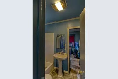 11103 Allegheny, Los Angeles, CA 91352 - Photo 13