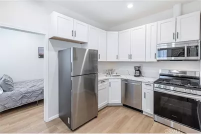 3204 W 27th St, Los Angeles, CA 90018 - Photo 45