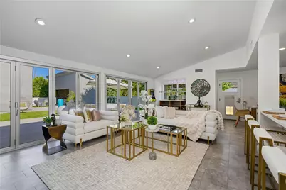 9400 Encino Avenue, Northridge, CA 91325 - Photo 7