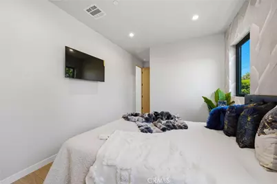 9400 Encino Avenue, Northridge, CA 91325 - Photo 63