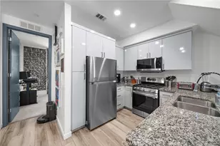 7239 N Cedar Rd, Van Nuys, CA 91405 - Photo 29